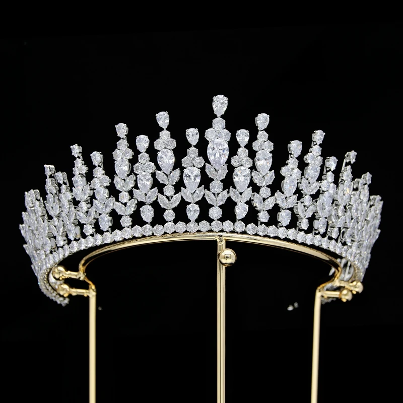 MYFEIVO Luxury Full Zircon Bridal Crown Elegant Headband Princess Wedding Tiaras Headdress Wedding Hair Accessories XXY0262
MYFEIVO Luxury Full Zircon Bridal Crown Elegant Headband Princess Wedding Tiaras Headdress Wedding Hair Accessories XXY0262