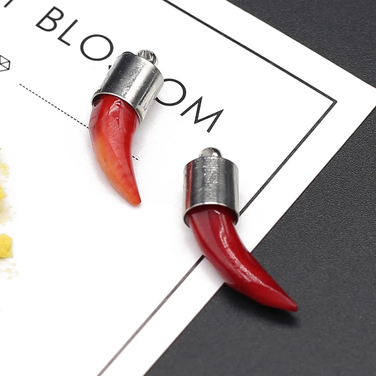 1 Pcs Artificial Coral Pendants Chilli Shape Sea Bamboo Red Coral Bead Pendants for Jewelry Making Necklace Gift
1 Pcs Artificial Coral Pendants Chilli Shape Sea Bamboo Red Coral Bead Pendants for Jewelry Making Necklace Gift