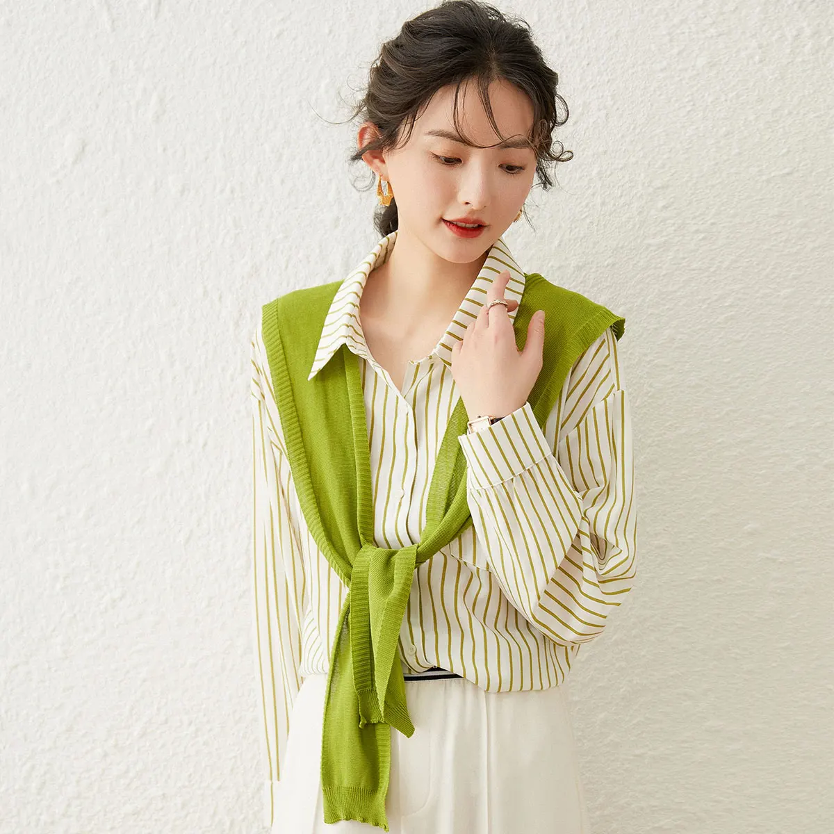 Женская Полосатая Рубашка LOUIS YAO из двух предметов, осень 2023, стильная Свободная рубашка с откидным воротником
Женская Полосатая Рубашка LOUIS YAO из двух предметов, осень 2023, стильная Свободная рубашка с откидным воротником