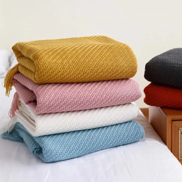 Solid Color Summer Blanket Woven Blanket Bed Flag Picnic Blanket Tablecloth TV Blanket Lunch Break Blanket Four Seasons
Solid Color Summer Blanket Woven Blanket Bed Flag Picnic Blanket Tablecloth TV Blanket Lunch Break Blanket Four Seasons