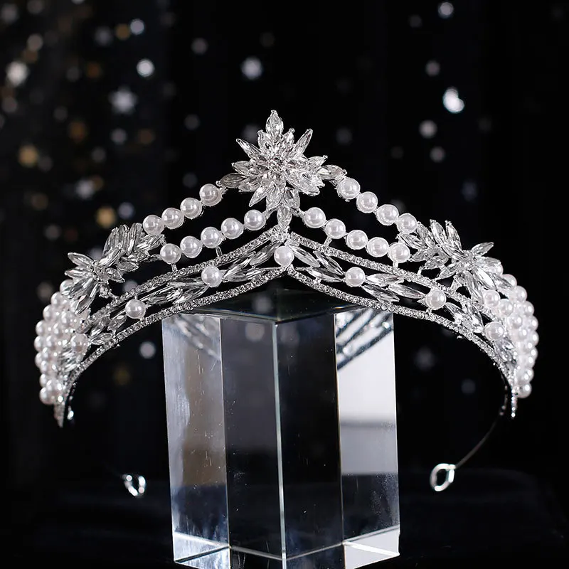 Beautiful Retro Bride Crown Baroque Alloy Silver Unique Design Tiara Travel Wedding Hair Accessories
Beautiful Retro Bride Crown Baroque Alloy Silver Unique Design Tiara Travel Wedding Hair Accessories