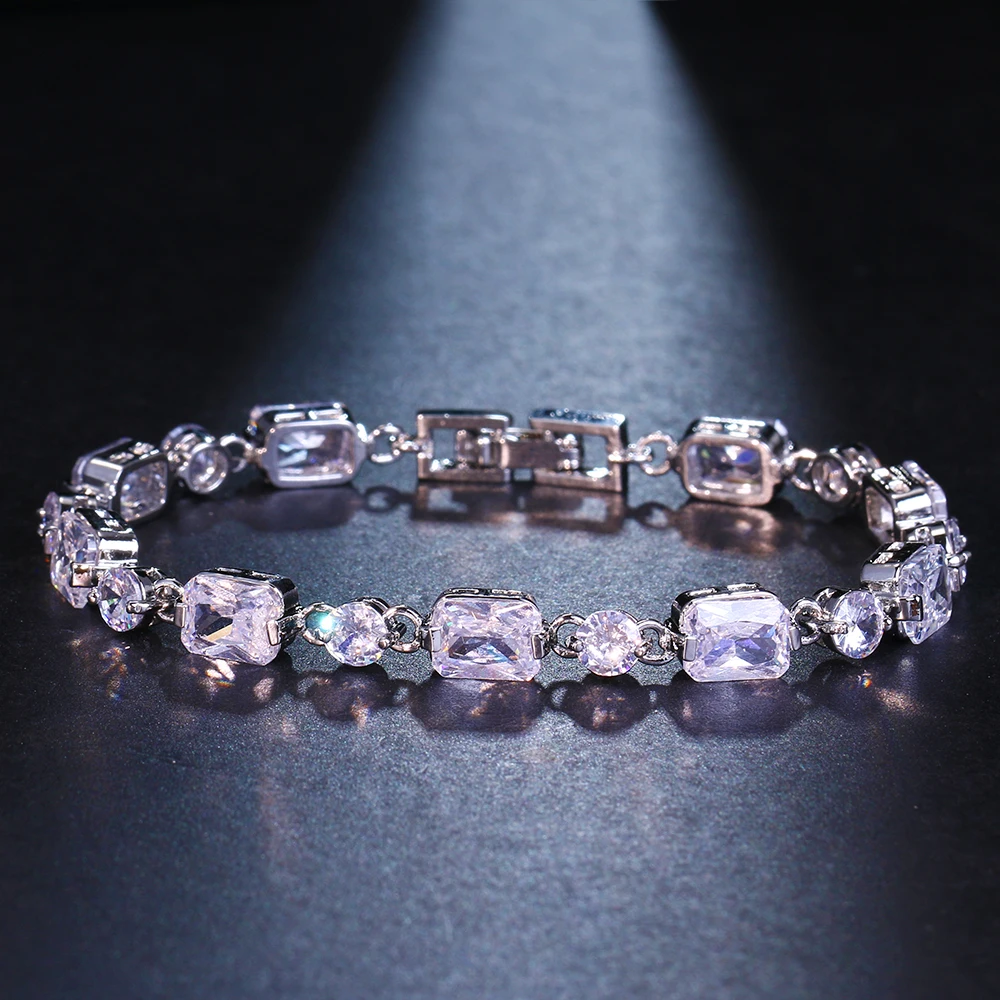 Блестящий Браслет Emmaya с геометрическим рисунком для свадебной вечеринки с высококачественным цирконием нежные ювелирные изделия для женщ...
Блестящий Браслет Emmaya с геометрическим рисунком для свадебной вечеринки с высококачественным цирконием нежные ювелирные изделия для женщ...