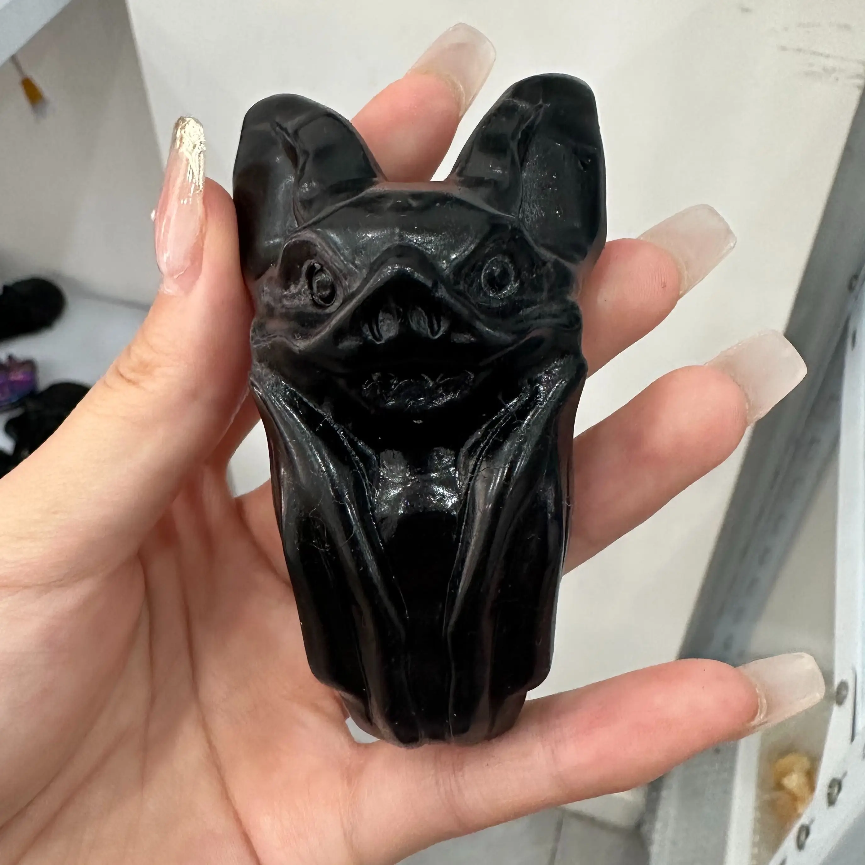 1PCS Natural Obsidian Bat Sculpture Crafts Halloween Home Office Decoration Gift
1PCS Natural Obsidian Bat Sculpture Crafts Halloween Home Office Decoration Gift
