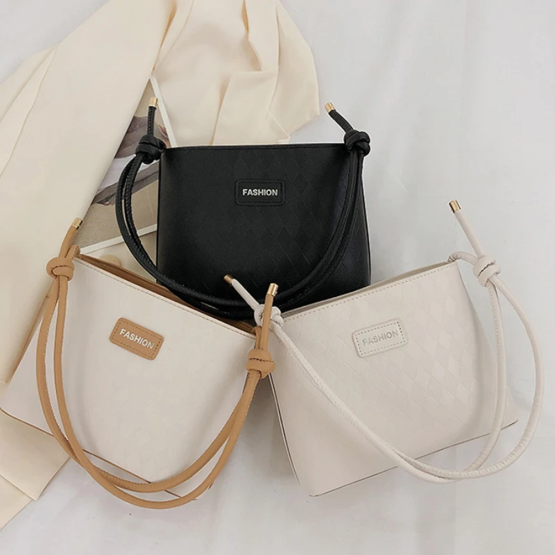 High Quality Luxury Rhombus PU Bag 2022 New All-match One Shoulder Diagonal Bag Crossbody Bags for Women Bolsos Para Mujer
High Quality Luxury Rhombus PU Bag 2022 New All-match One Shoulder Diagonal Bag Crossbody Bags for Women Bolsos Para Mujer