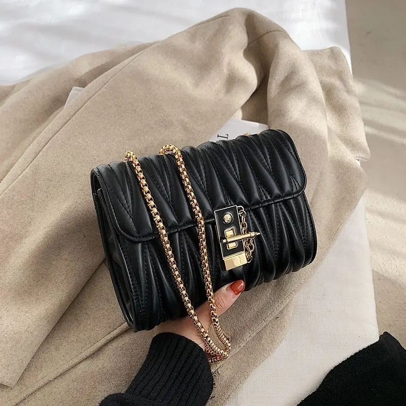Brand Designer Pleated Women's Crossbody Bag Chain Shoulder Bags Female Luxury Handbag Buckle Flap High Quality Messenger Bag
Brand Designer Pleated Women's Crossbody Bag Chain Shoulder Bags Female Luxury Handbag Buckle Flap High Quality Messenger Bag