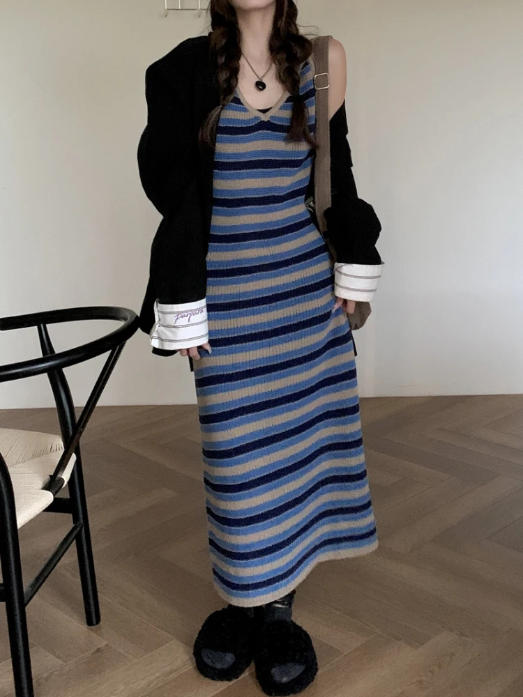 Women's Vintage Long Striped Spaghetti Strap Dress 2022 Autumn Winter V Neck Sleeveless Pullover Camisole Desiger Dresses
Women's Vintage Long Striped Spaghetti Strap Dress 2022 Autumn Winter V Neck Sleeveless Pullover Camisole Desiger Dresses