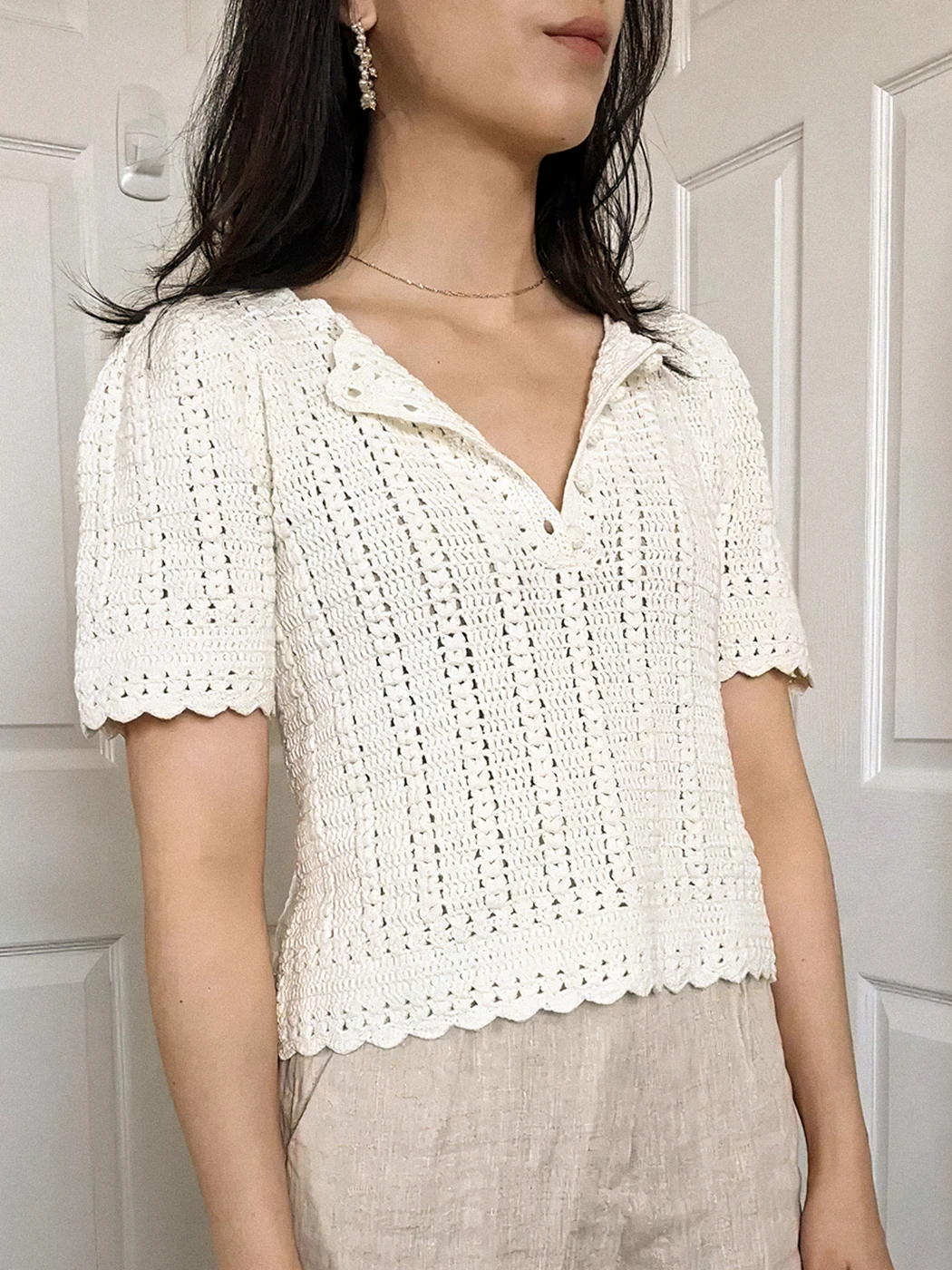 2022 Summer Fench Style Knitted Shirt Top Women Ruffle Trim O Neck Puff Sleeve Casual Puffover Vinatge Hollow Out White Knitwear
2022 Summer Fench Style Knitted Shirt Top Women Ruffle Trim O Neck Puff Sleeve Casual Puffover Vinatge Hollow Out White Knitwear