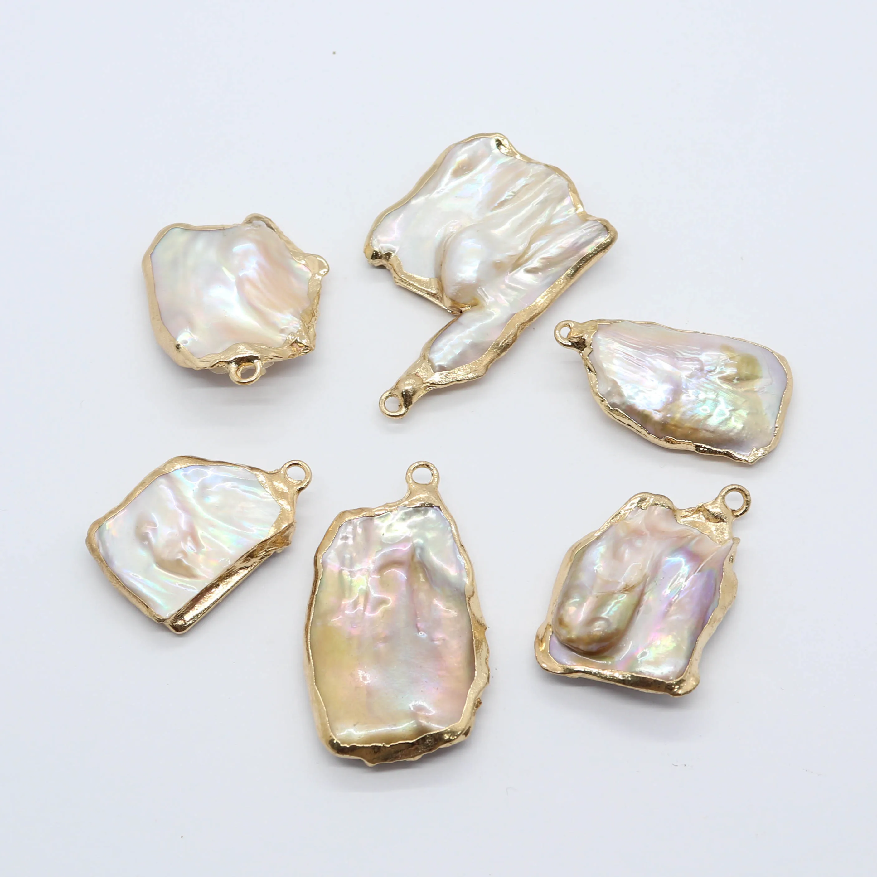 2pcs/pack Natural Freshwater Pearl Pendants Irregular Shaped Plated Gold Color Edge DIY Making Necklace Earrings 20x30-25x40mm
2pcs/pack Natural Freshwater Pearl Pendants Irregular Shaped Plated Gold Color Edge DIY Making Necklace Earrings 20x30-25x40mm