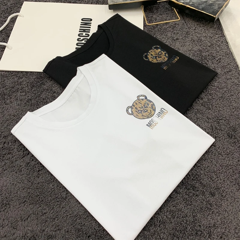2022 New Summer Printing Bear White T-shirt Color Cotton Bear Short Sleeved T-shirt For Women O Neck Tops High Quality Daily Wig
2022 New Summer Printing Bear White T-shirt Color Cotton Bear Short Sleeved T-shirt For Women O Neck Tops High Quality Daily Wig