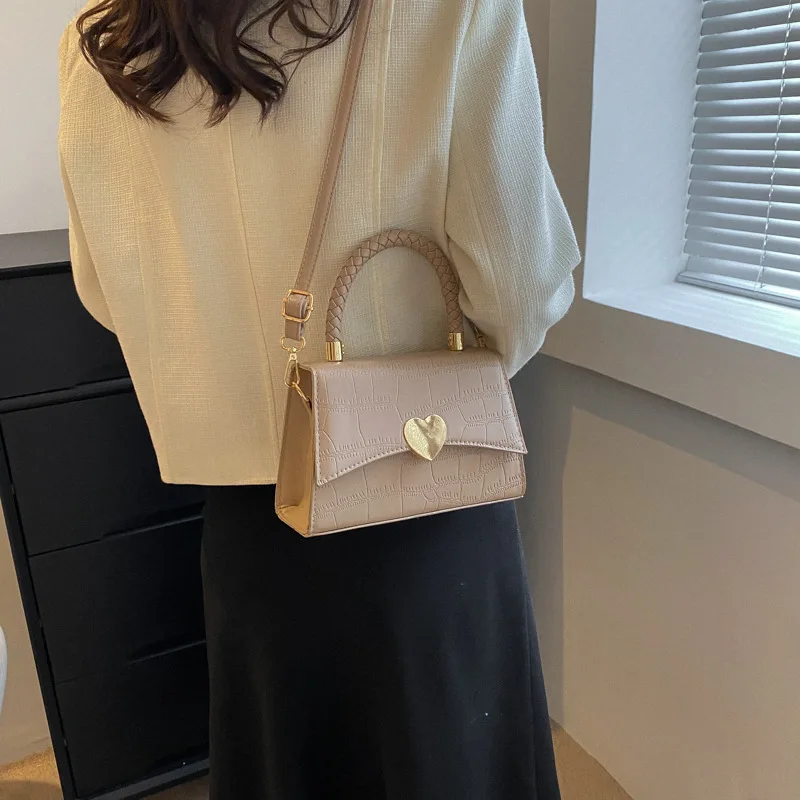 

Повседневная сумка на плечо для женщин, весна 2023, новая трендовая простая маленькая квадратная сумка, сумочки, дизайнерская сумка цвета хаки, модная сумка через плечо