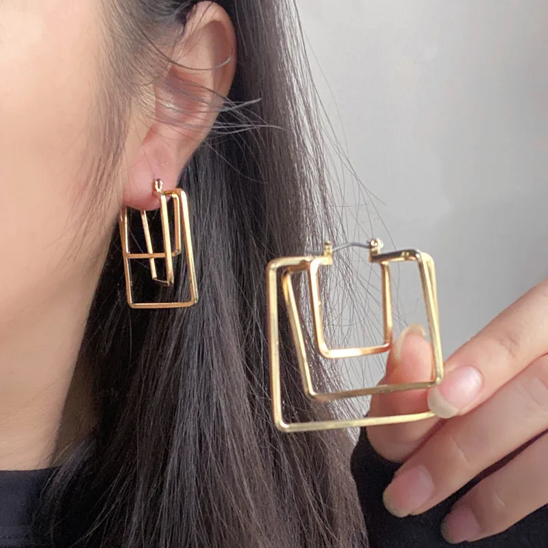 

European and American Exaggerated Geometry Female Earrings Special-Interest Design 2023 New Fashion High Sense Ear Studs Ornamen