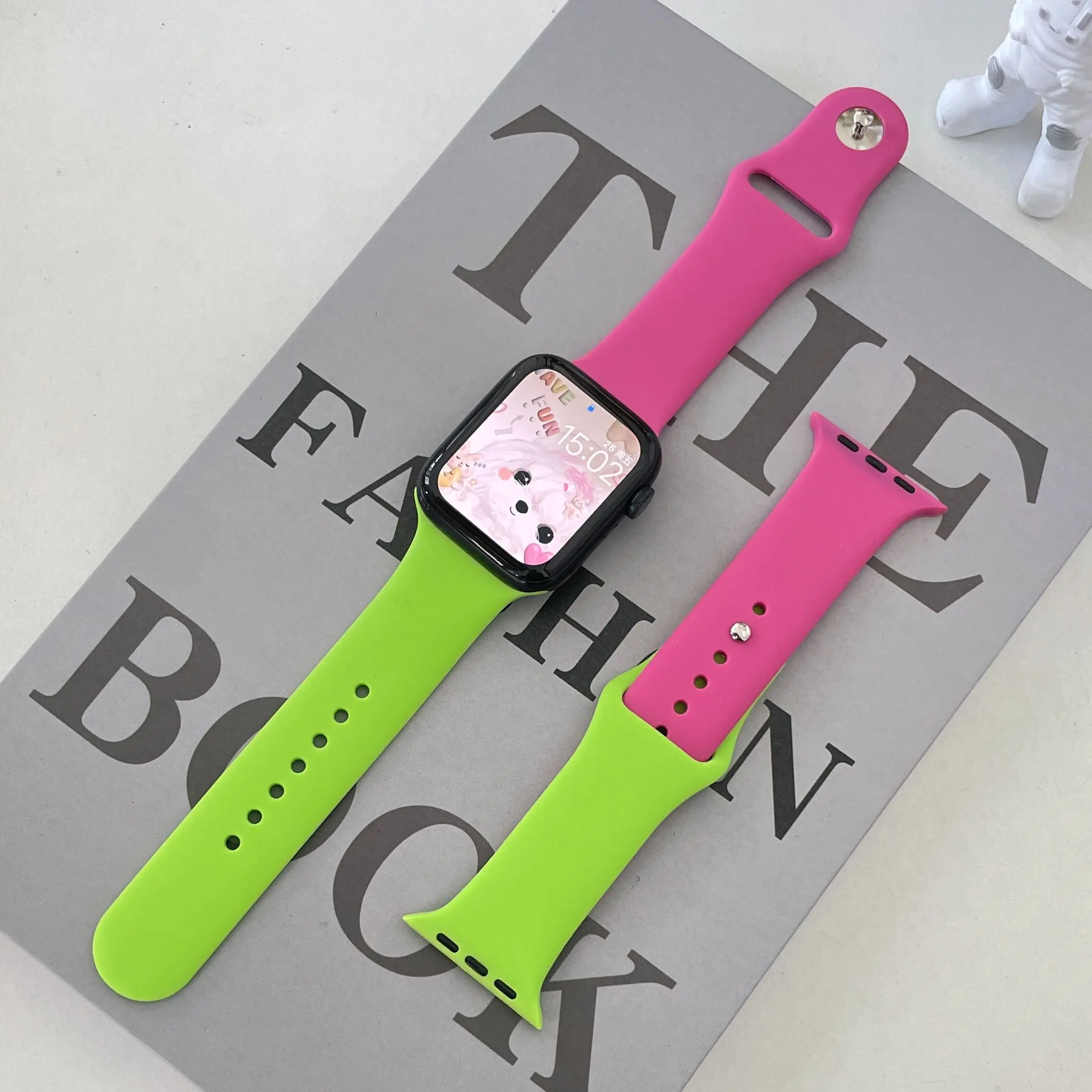 

Sporty Ins Super Fire Contrast Silicone Watchbands for Apple Watch Series 876543 Generation SE38/40/42/45/49 - 2 Pieces Pack