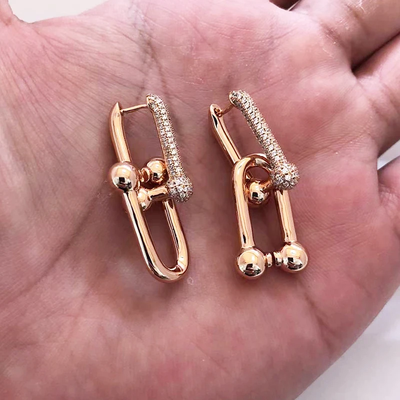 U-образные серьги-гвоздики
U-образные серьги-гвоздики