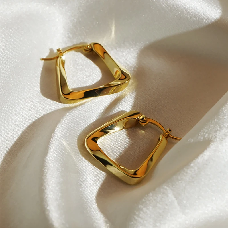 Von Moos Hoop Earring for Women Gold Plated Piercing Ear Ring Vintage Luxury Statement Earrings Jewelry Decoration Accessories
Von Moos Hoop Earring for Women Gold Plated Piercing Ear Ring Vintage Luxury Statement Earrings Jewelry Decoration Accessories