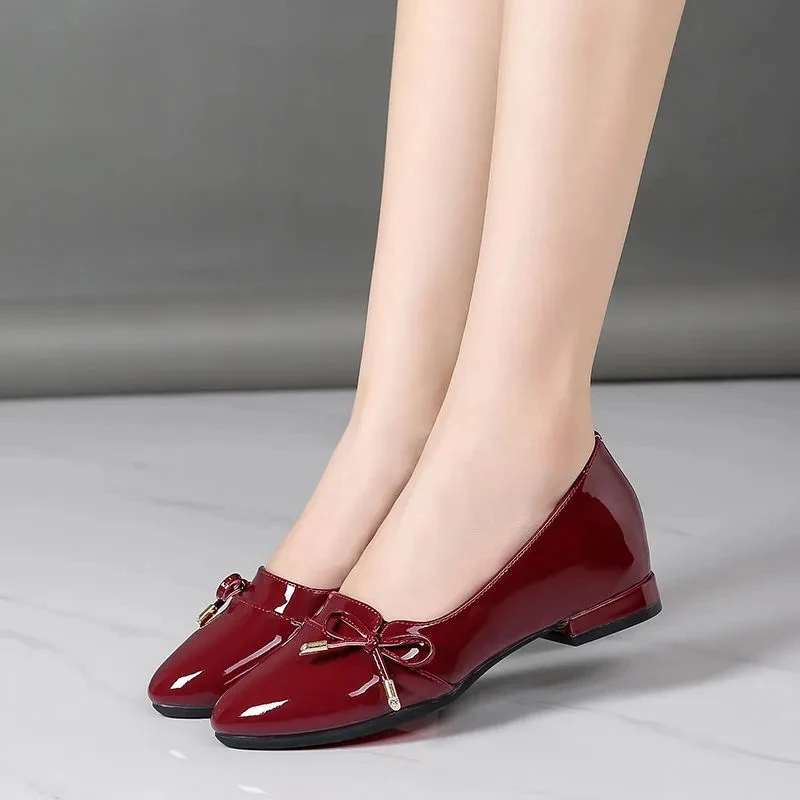 2022 Spring Flats Women Fashion Flat Shoes Patent Leather Woman Low Heel Footwear Bowknot Ladies Office Shoes Plus Size Loafers
2022 Spring Flats Women Fashion Flat Shoes Patent Leather Woman Low Heel Footwear Bowknot Ladies Office Shoes Plus Size Loafers