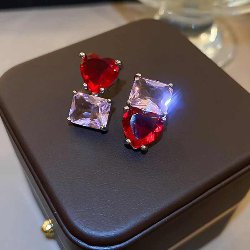 KAITIN Diamond Love Gem Earrings for Women Korea Asymmetric Temperament Design Premium Earrings Jewelry 2023 Party Trend
KAITIN Diamond Love Gem Earrings for Women Korea Asymmetric Temperament Design Premium Earrings Jewelry 2023 Party Trend