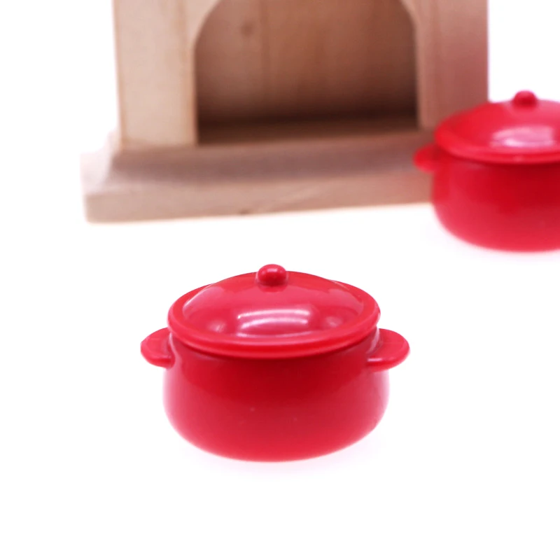 1PCS 1:12 DollHouse Miniature Kitchen Red Plastic Soup Pot Binaural Soup Pot With Lid DIY Scene Accessories Doll Play House Toys
1PCS 1:12 DollHouse Miniature Kitchen Red Plastic Soup Pot Binaural Soup Pot With Lid DIY Scene Accessories Doll Play House Toys