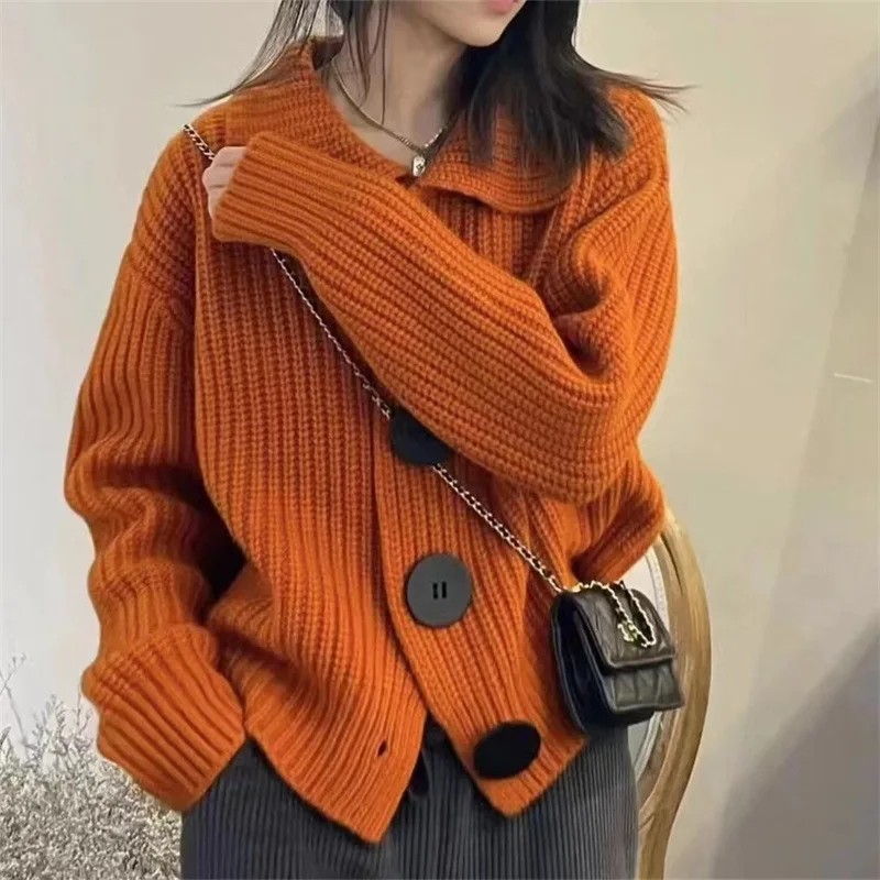 Sweaters for Women New V-neck Long Sleeve Loose Korean Version of Fashion Casual Big Button Lapel Knitted Cardigan Sweater
Sweaters for Women New V-neck Long Sleeve Loose Korean Version of Fashion Casual Big Button Lapel Knitted Cardigan Sweater