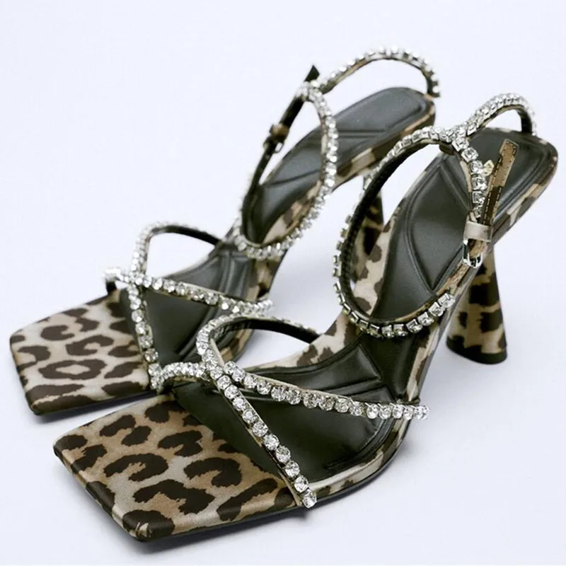 2022 Summer Luxury Designer Rhinestone Heels Sexy Leopard Crystal Sandals Cross Strap High Heels
2022 Summer Luxury Designer Rhinestone Heels Sexy Leopard Crystal Sandals Cross Strap High Heels
