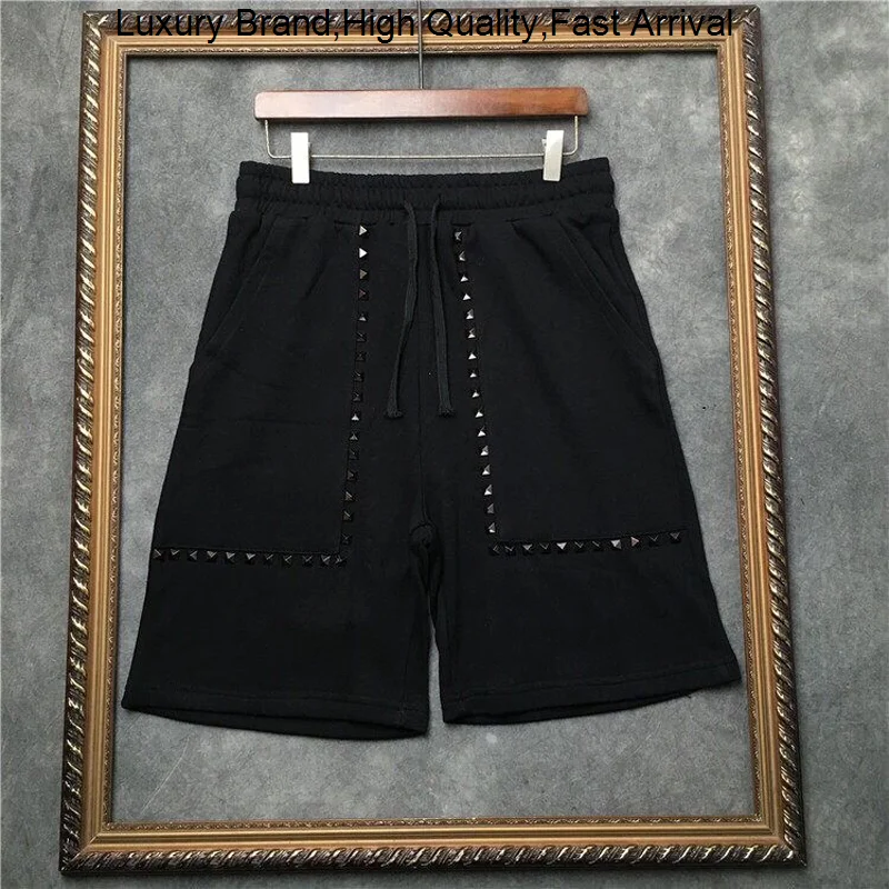 Nails Metal Rivets Short Pants 2023 New Summer Harajuku Hip Hop Men Casual Loose Shorts Male Sweatpant ropa hombre 2303115
Nails Metal Rivets Short Pants 2023 New Summer Harajuku Hip Hop Men Casual Loose Shorts Male Sweatpant ropa hombre 2303115