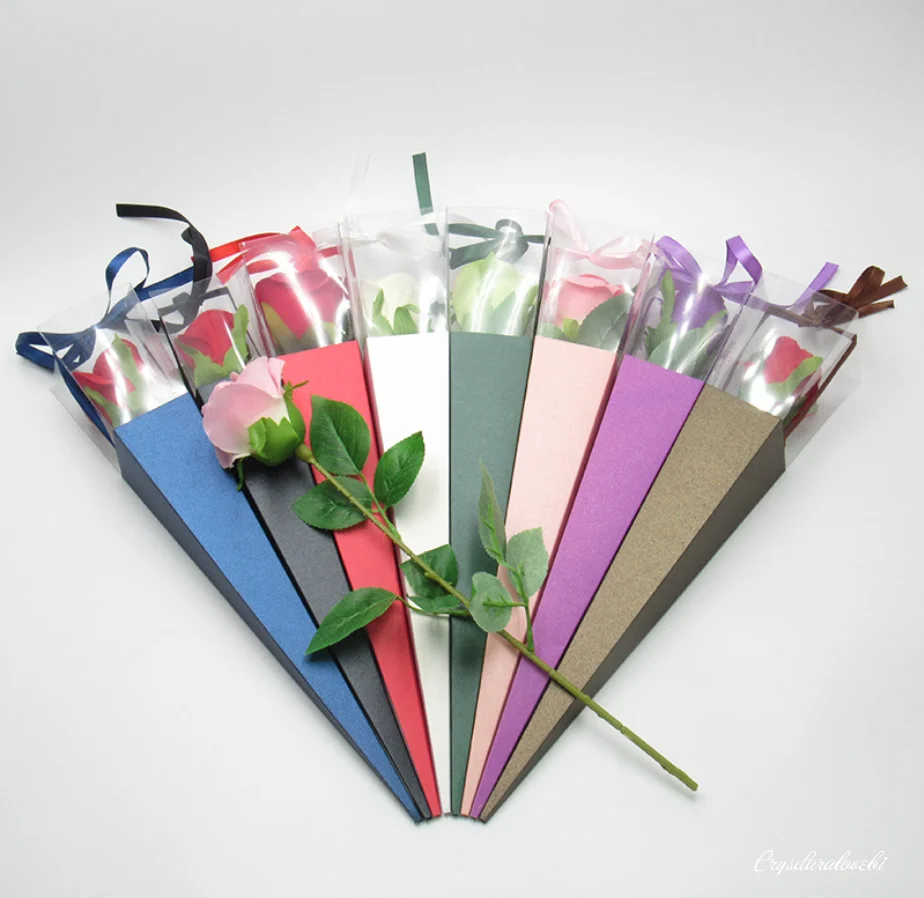 Valentine's Day Rose Flower Transparent Box Single Bouquet Gift Box Flower Packaging PVC Triangle Box Glitter Paper Bag
Valentine's Day Rose Flower Transparent Box Single Bouquet Gift Box Flower Packaging PVC Triangle Box Glitter Paper Bag
