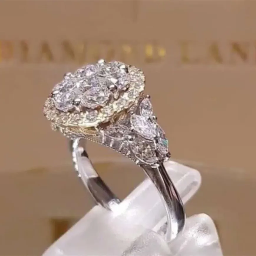 Fashionable temperament full of diamond ring new simple European and American popular atmosphere luxury high-end wedding ring
Fashionable temperament full of diamond ring new simple European and American popular atmosphere luxury high-end wedding ring