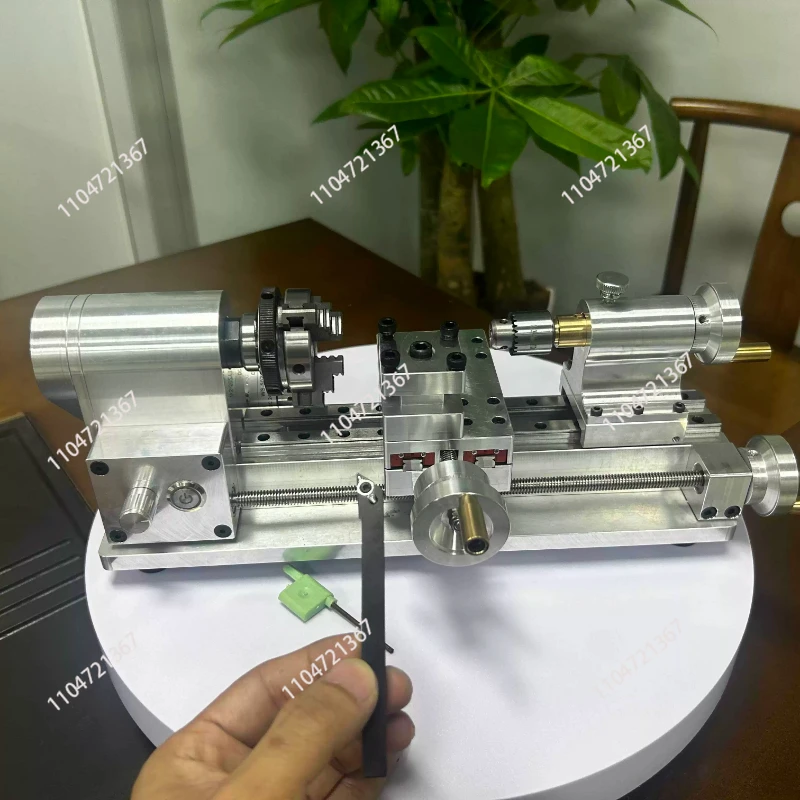 Мини токарный станок Serra белый
Мини токарный станок Serra белый