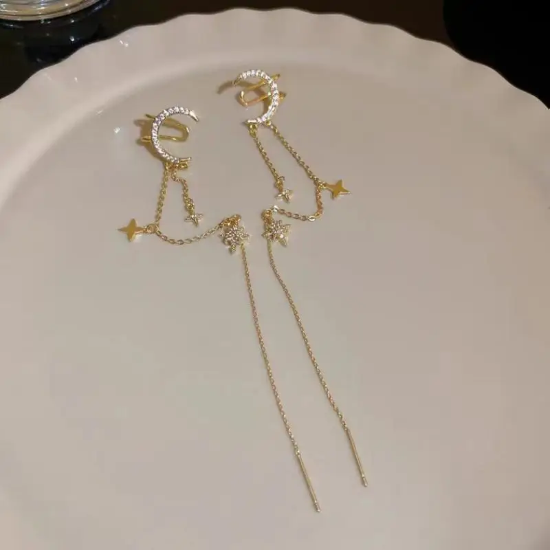PTQASP Kpop Gold Color Rhinestone Moon Star Clip Earrings for Women Simple Butterfly Fake Cartilage Long Tassel Ear Cuff Jewelry
PTQASP Kpop Gold Color Rhinestone Moon Star Clip Earrings for Women Simple Butterfly Fake Cartilage Long Tassel Ear Cuff Jewelry