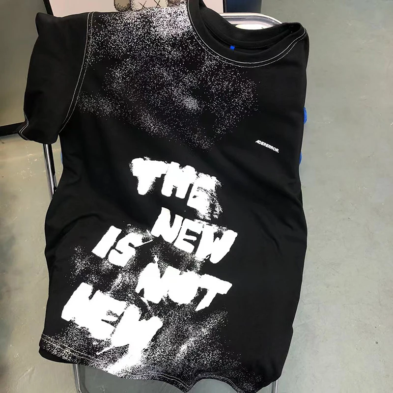 ADERERROR T Shirt Splattered Letter Print Men Women 1:1 ADER Oversized Cotton Short Sleeves
ADERERROR T Shirt Splattered Letter Print Men Women 1:1 ADER Oversized Cotton Short Sleeves