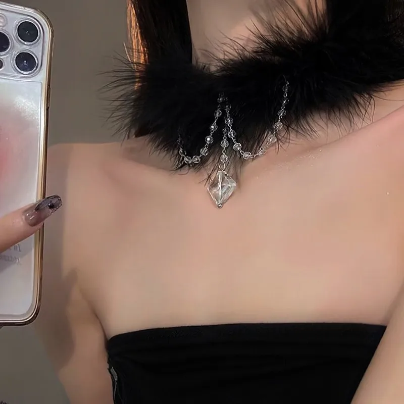 2023 New Short Necklace Women's Sexy Plush Choker Necklace Collar Crystal Pendant Collar Chain Nightclub Party Jewelry
2023 New Short Necklace Women's Sexy Plush Choker Necklace Collar Crystal Pendant Collar Chain Nightclub Party Jewelry