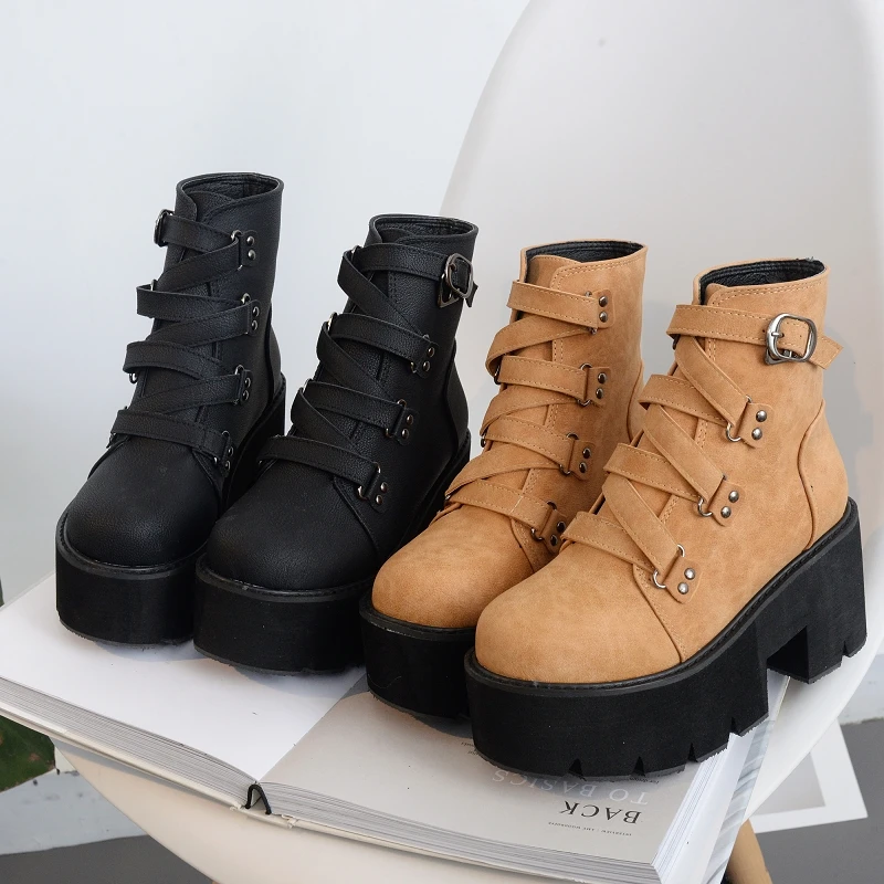 New Thick Soled Short Boots Autumn Winter Round Head Cross Strap Buckle Casual Women Boots Height of Metal Buckle Women Shoes
New Thick Soled Short Boots Autumn Winter Round Head Cross Strap Buckle Casual Women Boots Height of Metal Buckle Women Shoes