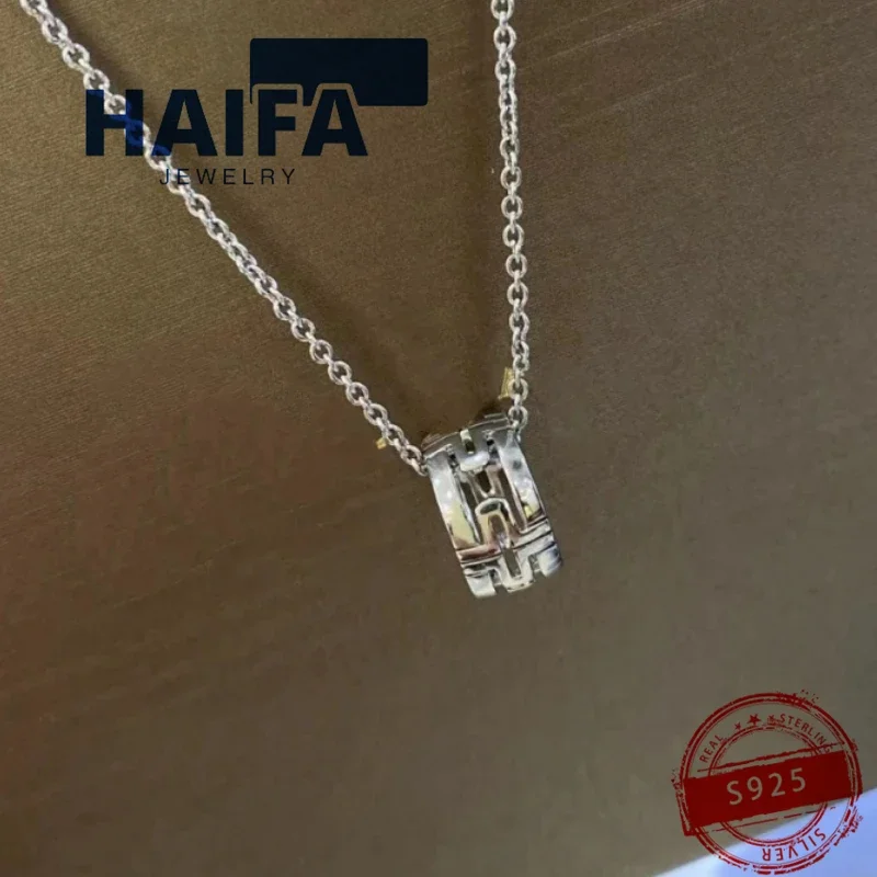 European and American Fashion Hollow Necklace S925silver Simple Design Couples Adult Luxury Jewelry Necklace for Women Anime
European and American Fashion Hollow Necklace S925silver Simple Design Couples Adult Luxury Jewelry Necklace for Women Anime