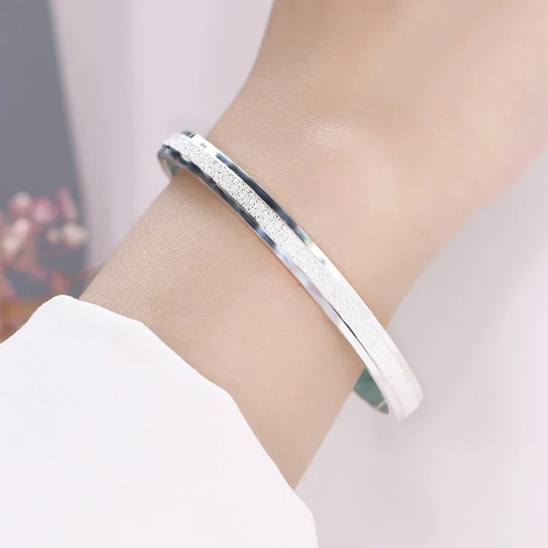 Original Designer 925 Sterling Silver Frosted Star River Bracelets Bangle for Women Jewelry Fashion Party Wedding Holiday Gifts
Original Designer 925 Sterling Silver Frosted Star River Bracelets Bangle for Women Jewelry Fashion Party Wedding Holiday Gifts