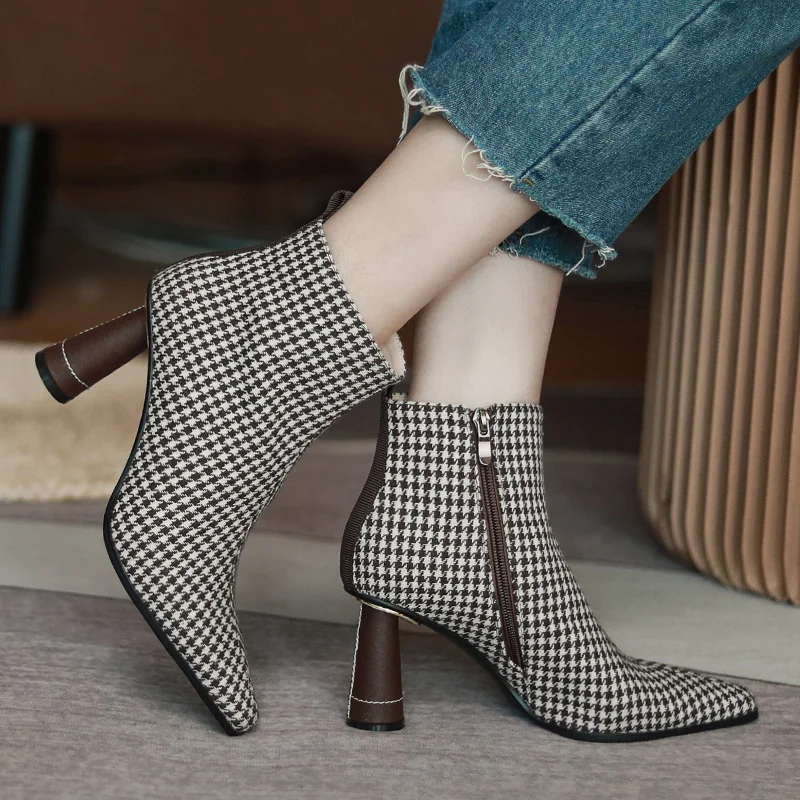 Autumn and winter Women ankle boots natural leather 22-25CM Houndstooth fabric Chelsea boots Side zip French retro women shoes
Autumn and winter Women ankle boots natural leather 22-25CM Houndstooth fabric Chelsea boots Side zip French retro women shoes
