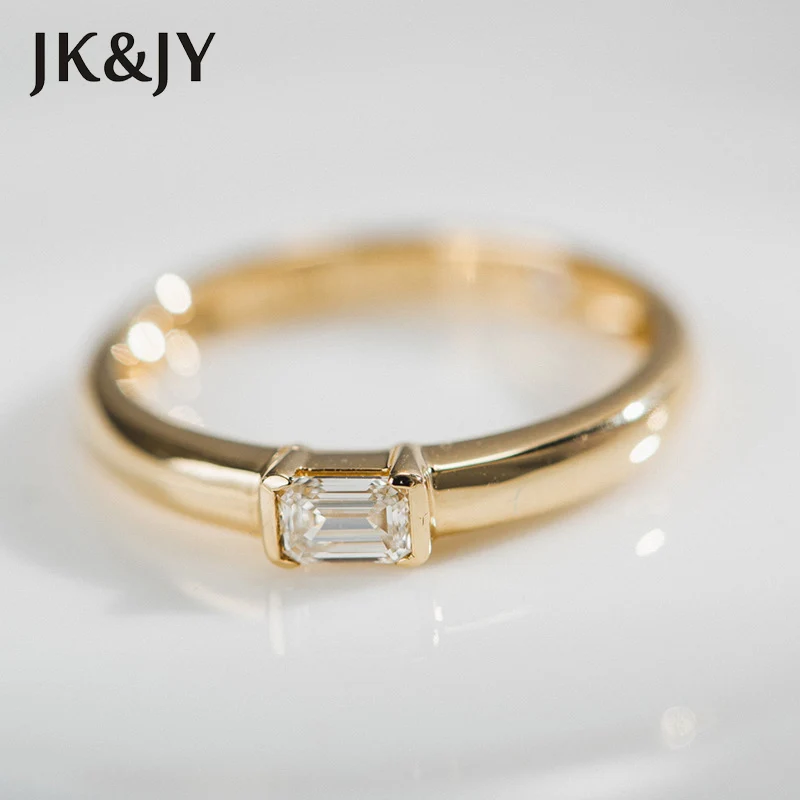 JK&JY 18K Yellow Gold 0.2 Carat G Color Emerald Cut Natural Diamond Ring Very Beautiful Fine Jewelry Ladies Birthday Gift
JK&JY 18K Yellow Gold 0.2 Carat G Color Emerald Cut Natural Diamond Ring Very Beautiful Fine Jewelry Ladies Birthday Gift