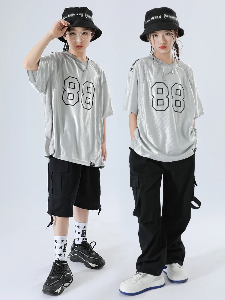 Одежда для выступлений в стиле хип-хоп для мальчиков, серебристая футболка, черные брюки-карго, костюм для джазовых танцев и концертов для девочек, костюм для выступлений на барабане, сценический наряд L10831 
Одежда для выступлений в стиле хип-хоп для мальчиков, серебристая футболка, черные брюки-карго, костюм для джазовых танцев и концертов для девочек, костюм для выступлений на барабане, сценический наряд L10831