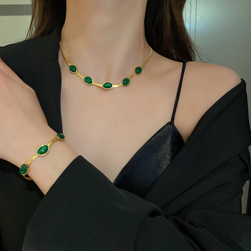 CARLIDANA Fashion Gold Color Plated Trendy Emerald Snake Chain Necklace Choker Stainless Steel Collar Necklace for Women Jewelry
CARLIDANA Fashion Gold Color Plated Trendy Emerald Snake Chain Necklace Choker Stainless Steel Collar Necklace for Women Jewelry