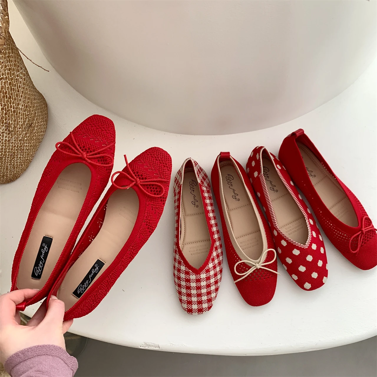 Korean Fashion Women Flats Shoes Casual Red Ballet Shoes Bow Knit Lazy Shoes Shallow Mouth Ladies Loafers Zapatos Para Mujer
Korean Fashion Women Flats Shoes Casual Red Ballet Shoes Bow Knit Lazy Shoes Shallow Mouth Ladies Loafers Zapatos Para Mujer
