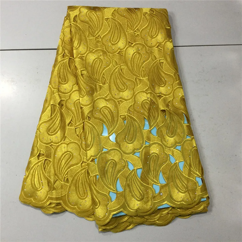 5 Yard High Quality Dry Lace Fabric 2022 Latest Heavy Beaded Embroidery African 100% Cotton Swiss Voile Popular Dubai Style PL75
5 Yard High Quality Dry Lace Fabric 2022 Latest Heavy Beaded Embroidery African 100% Cotton Swiss Voile Popular Dubai Style PL75