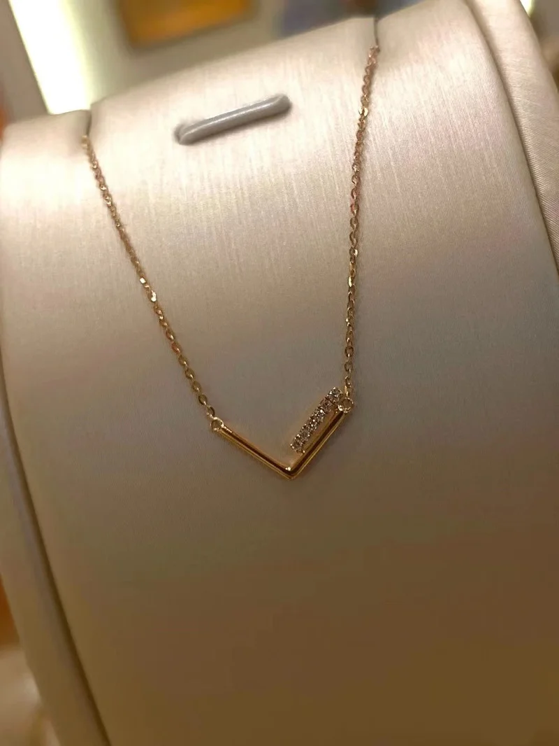 Fashion Rose Nebula Fairy Pendant Necklace V-shaped Clavicle Chain Gentle Super Fairy Diamond Star Ladies Clavicle Chain Jewelry
Fashion Rose Nebula Fairy Pendant Necklace V-shaped Clavicle Chain Gentle Super Fairy Diamond Star Ladies Clavicle Chain Jewelry