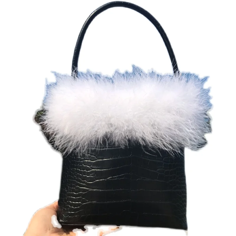 Women's Crocodile Pattern Handbag White Ostrich Feather Black Handbag All-Match Feather Portable Shoulder Messenger Bag
Women's Crocodile Pattern Handbag White Ostrich Feather Black Handbag All-Match Feather Portable Shoulder Messenger Bag
