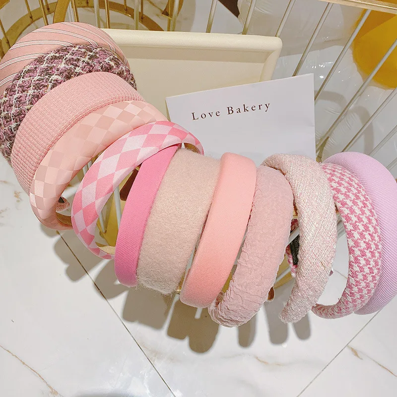 New Sweet Pink Headbands for Women Wide Thick Sponge Hairbands Simple Fashion Street Soft Head Hoop Wrap Headwear Accessories
New Sweet Pink Headbands for Women Wide Thick Sponge Hairbands Simple Fashion Street Soft Head Hoop Wrap Headwear Accessories