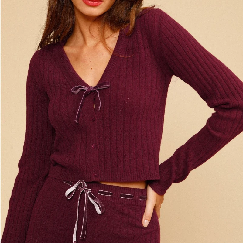 Women's Elegant Slim Knit Skirt Suit 2022 New French Vintage V-Neck Tie Button Knit Sweater Waist Tie Pack Hip Long Jupe
Women's Elegant Slim Knit Skirt Suit 2022 New French Vintage V-Neck Tie Button Knit Sweater Waist Tie Pack Hip Long Jupe