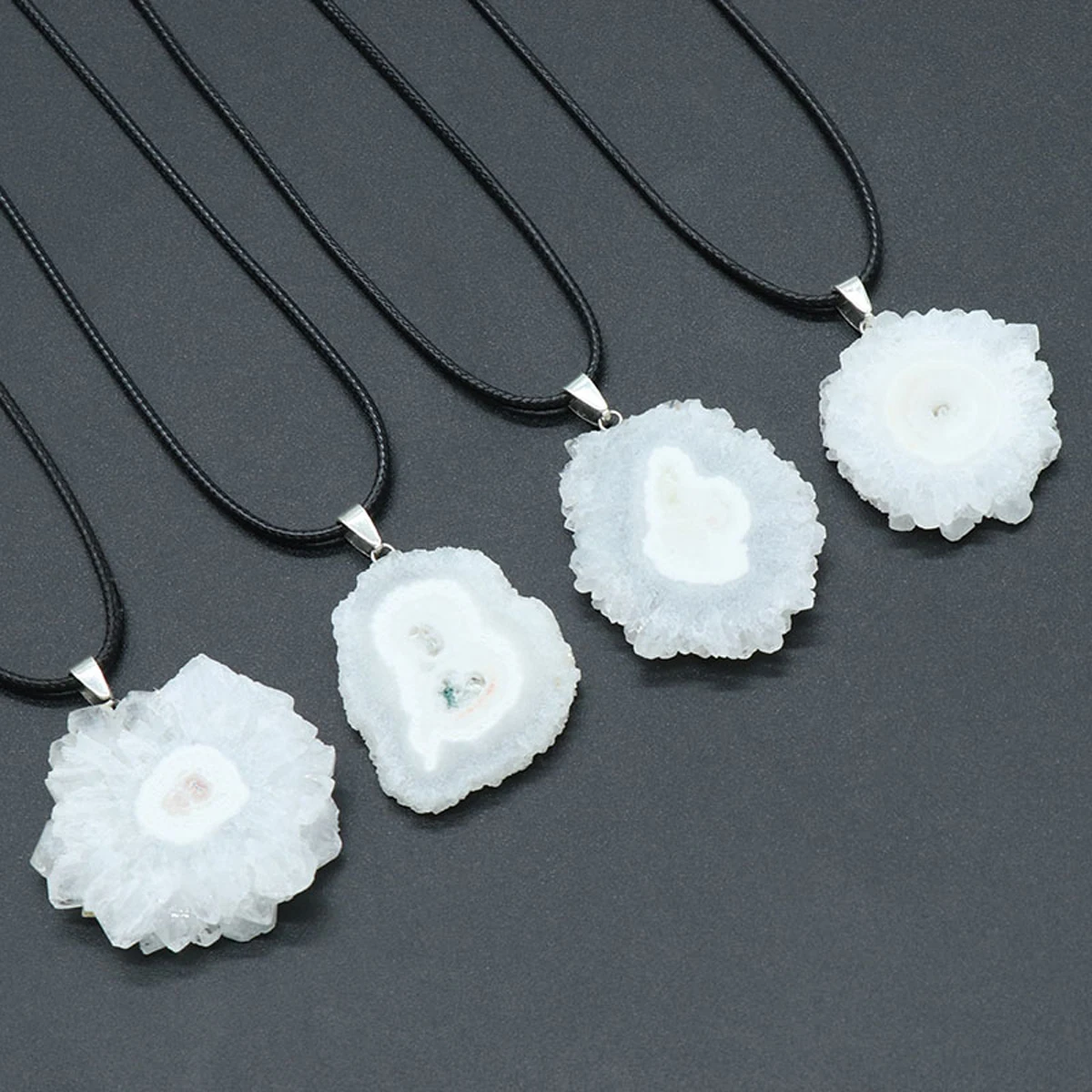 Natural Stone White Sun Flower Wax Thread Necklace For Ladies Jewelry Gift Accessories Pendant Necklace
Natural Stone White Sun Flower Wax Thread Necklace For Ladies Jewelry Gift Accessories Pendant Necklace