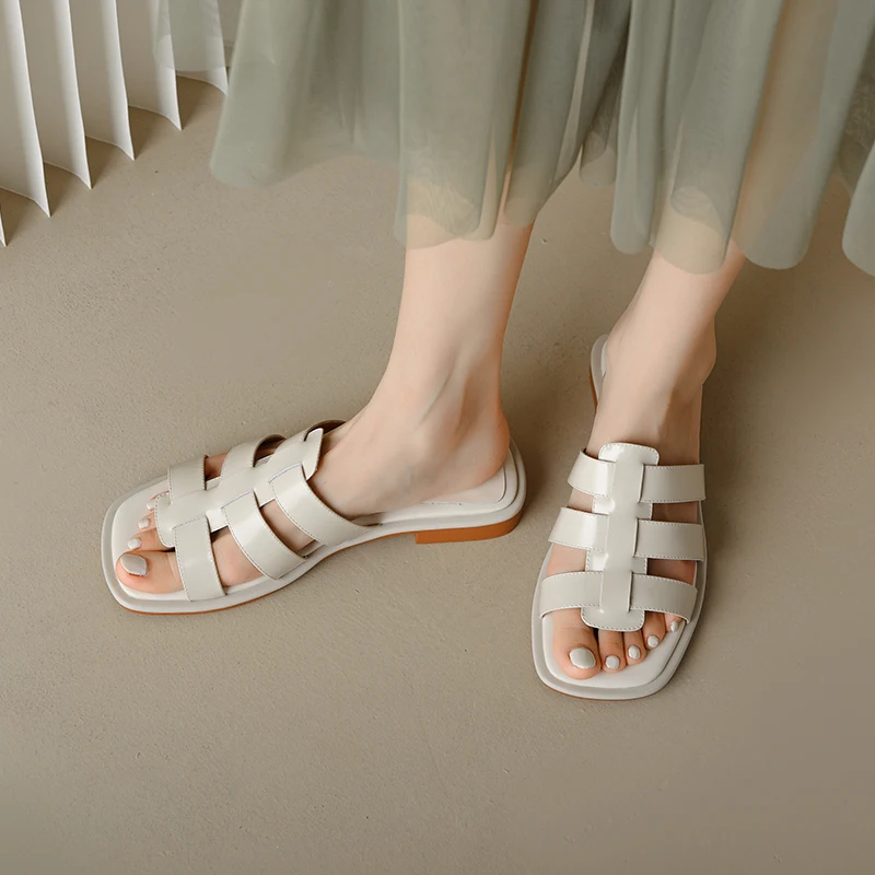 European and American style fashion all-match square toe sandals full leather square toe flat sandals summer new style
European and American style fashion all-match square toe sandals full leather square toe flat sandals summer new style