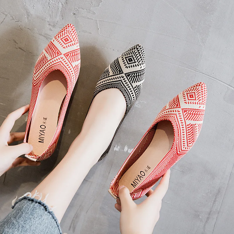 Women Shoes Breathable Pointed Toe Female Comfort Mesh Knitting Flats Ladies Loafers Boat Shoes Color Matching Comfortable
Women Shoes Breathable Pointed Toe Female Comfort Mesh Knitting Flats Ladies Loafers Boat Shoes Color Matching Comfortable