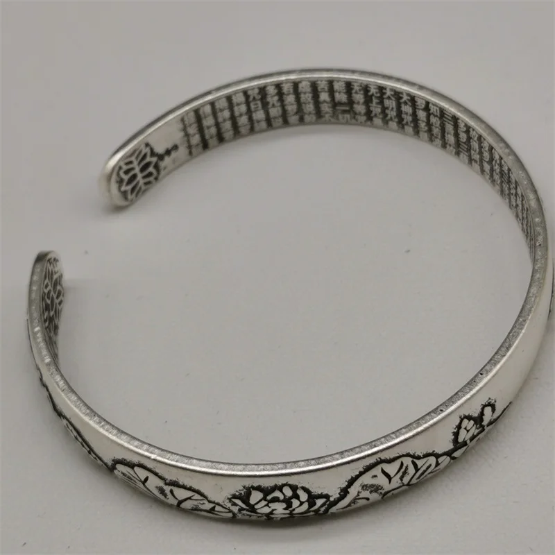 Mai Chuang/Tibetan Silver Inlaid Guan Jing Bracelet Fashion Bangles Personality Charm Jewelry Exquisite Men Women Couple Gifts
Mai Chuang/Tibetan Silver Inlaid Guan Jing Bracelet Fashion Bangles Personality Charm Jewelry Exquisite Men Women Couple Gifts