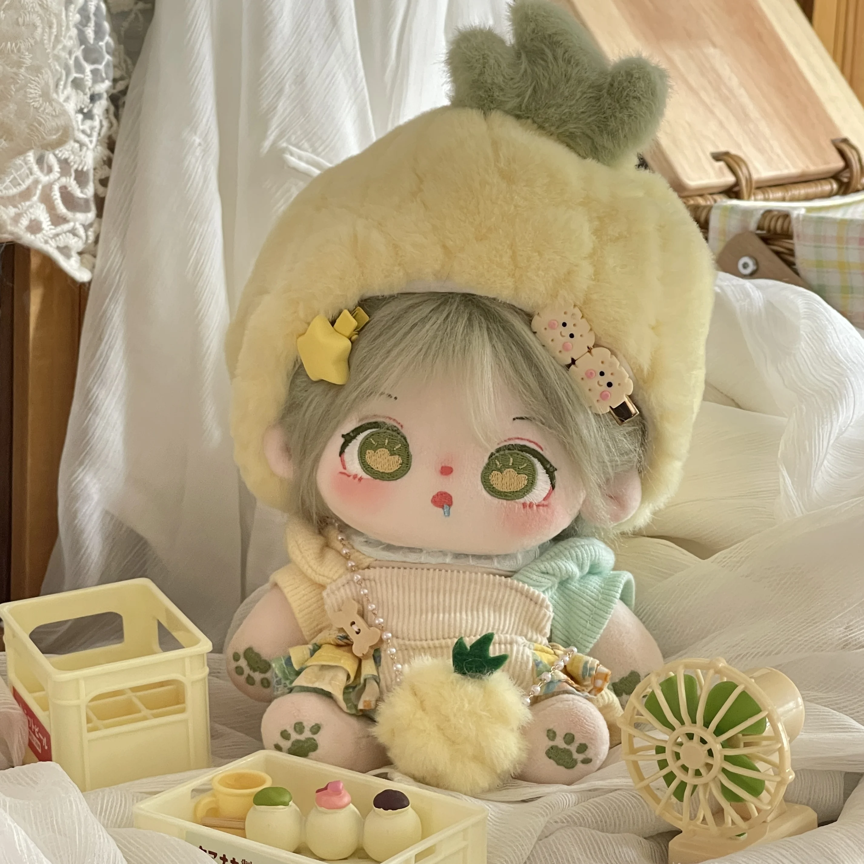 Original Lovely Pineapple Suit No Attributes 20cm Plush Cotton Doll Clothes Costume Outfits Accessories Cosplay Xmas Gift
Original Lovely Pineapple Suit No Attributes 20cm Plush Cotton Doll Clothes Costume Outfits Accessories Cosplay Xmas Gift
