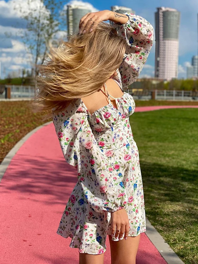 Tossy Floral Dress Women Lantern Long Sleeve Ruched Print A Line Square Neck Tie Up Mini Vestidos Sexy Chic Summer Beach Dress
Tossy Floral Dress Women Lantern Long Sleeve Ruched Print A Line Square Neck Tie Up Mini Vestidos Sexy Chic Summer Beach Dress