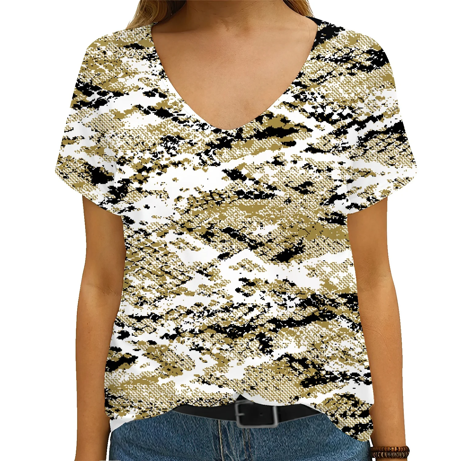 Женская футболка с принтом змеиной кожи и V-образным вырезом 
Женская футболка с принтом змеиной кожи и V-образным вырезом